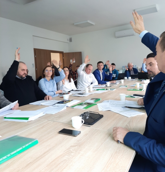 Przeprowadzono głosowanie w wyniku którego ustalono Listy odmian zalecanych oraz zapadły decyzje co do planu doświadczeń i doboru odmian roślin jarych na rok 2025.
